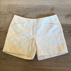 White House Black Market White/Silver Women's Shorts Size 2 short